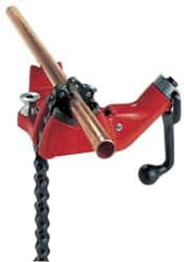 Ridgid - 1/2 to 8" Pipe Capacity, Manual Chain Vise - Bolt Down, Cast Iron, Model Number BC810 - Caliber Tooling