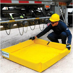 UltraTech - 75 Gal 18 oz PVC Containment Berm, Mini-Foam Wall - 1/2' High x 6' Wide x 4" Long - Caliber Tooling