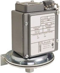 Square D - 4, 13 and 4X NEMA Rated, DPDT, 1 to 40 psi, Vacuum Switch Pressure and Level Switch - Adjustable Pressure, 120 VAC, 125 VDC, 240 VAC, 250 VDC, Screw Terminal - Caliber Tooling