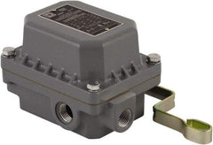 Square D - 4 NEMA Rated, DPST, Float Switch Pressure and Level Switch - 575 VAC, Line-Load-Load-Line Terminal - Caliber Tooling