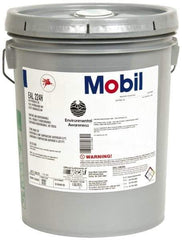 Mobil - 5 Gal Pail Mineral Hydraulic Oil - 0180°F, SAE 20, ISO 32/46, 36.8 cSt at 40°C & 8.3 cSt at 100°C - Caliber Tooling