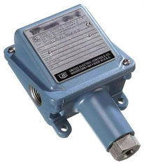 United Electric Controls - 20 to 500 PSI Adjustable Range, 1,500 Max psi, General Purpose Diaphragm - 1/2 NPTF - Caliber Tooling